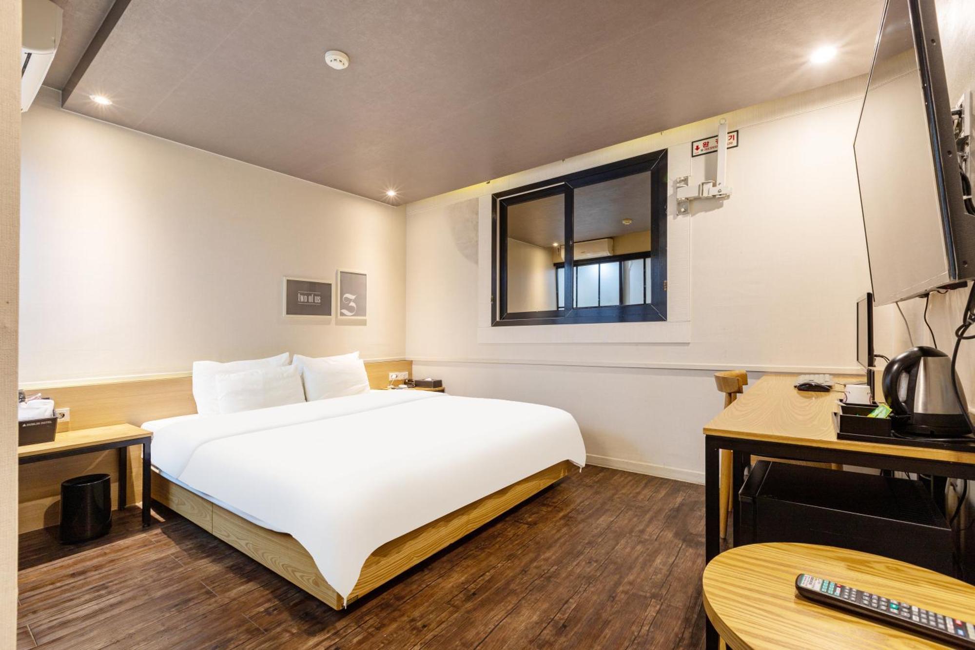 Dublin Hotel Busan Bagian luar foto