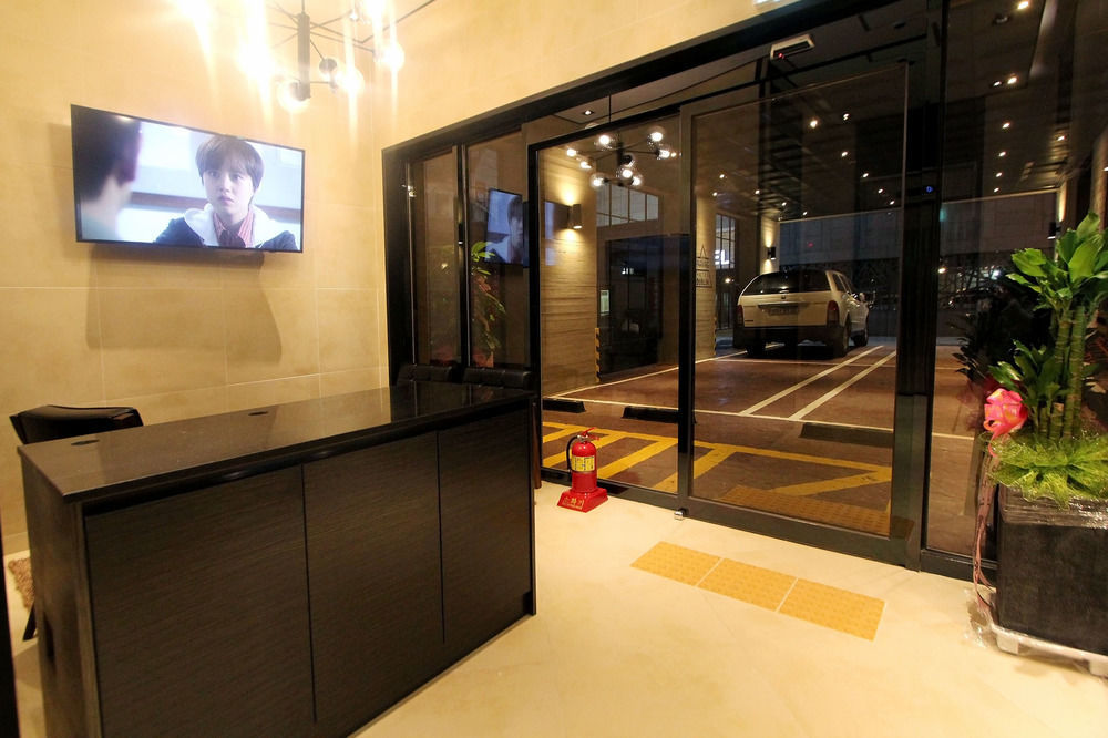 Dublin Hotel Busan Bagian luar foto