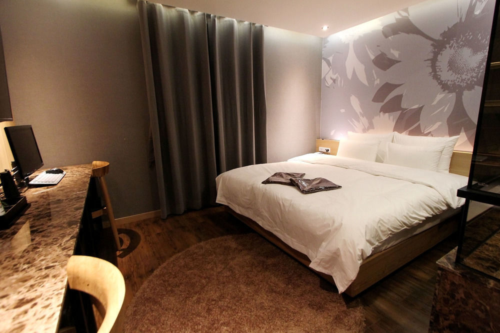 Dublin Hotel Busan Bagian luar foto