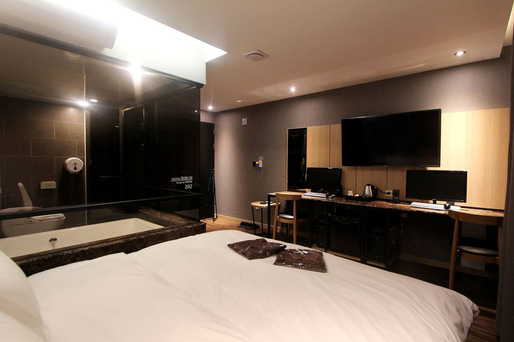 Dublin Hotel Busan Bagian luar foto