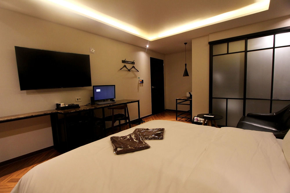 Dublin Hotel Busan Bagian luar foto