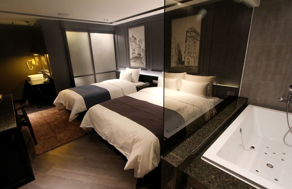 Dublin Hotel Busan Bagian luar foto