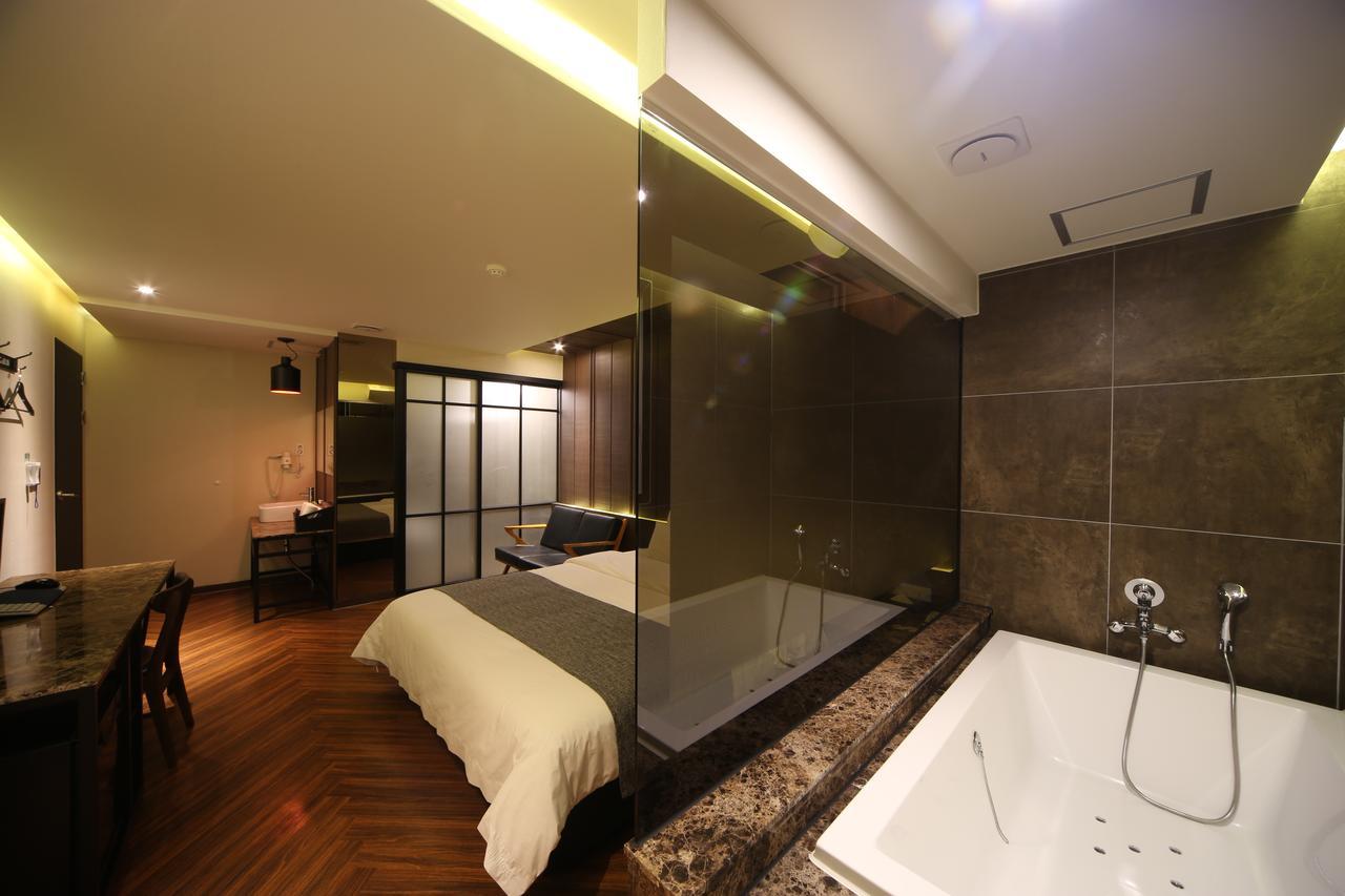 Dublin Hotel Busan Bagian luar foto
